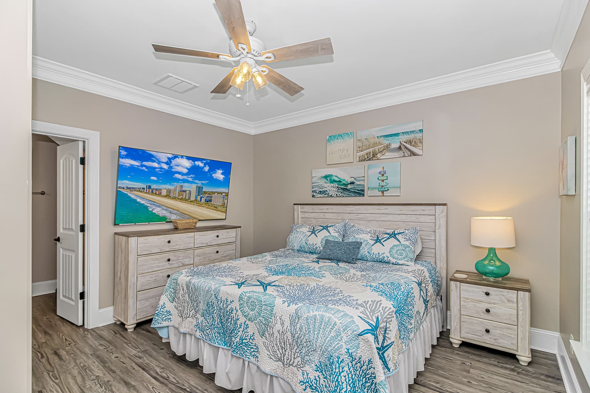 Queen Bedroom