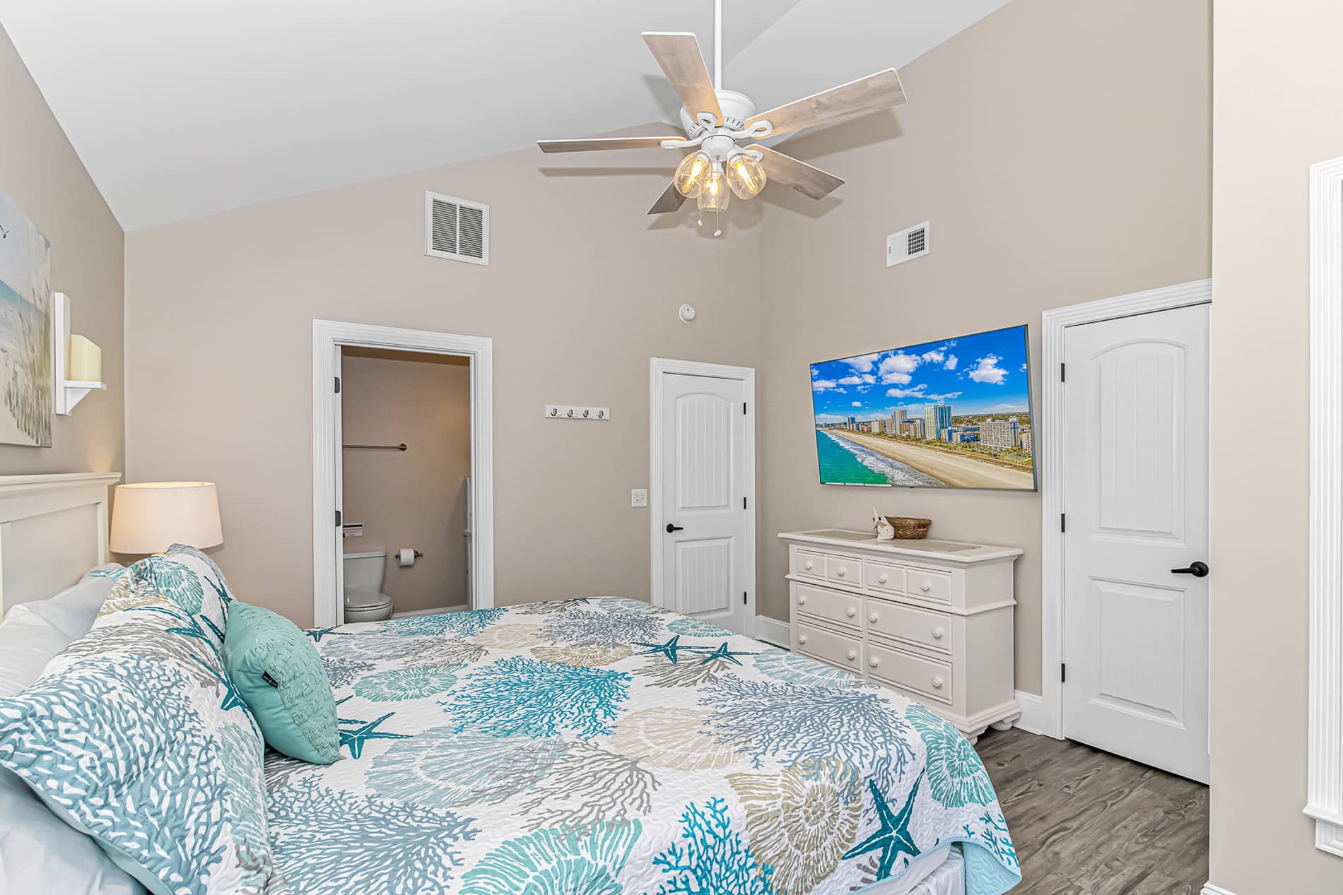 Upstairs Master with Ensuite Bathroom
